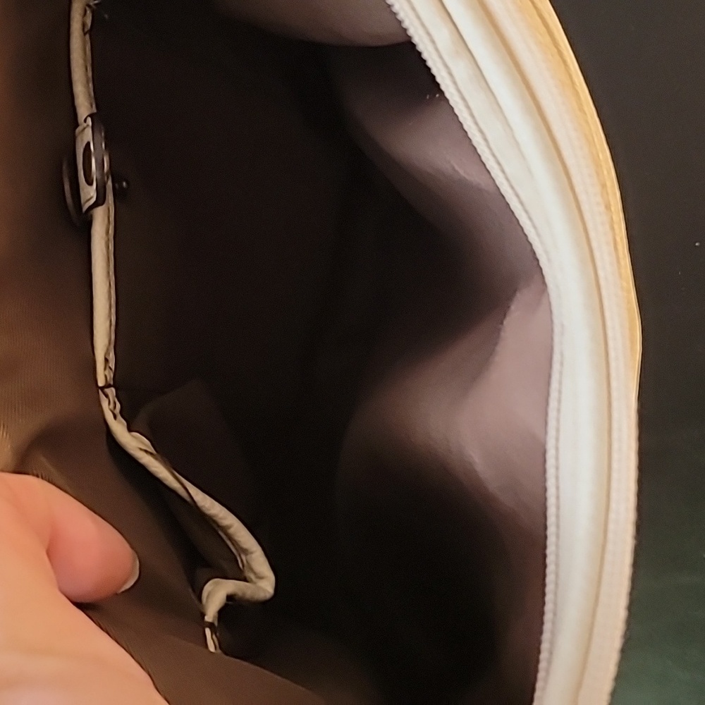 Large Purse - Picture 13 of 16